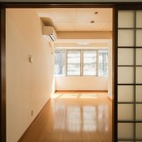 福岡市中央区舞鶴の賃貸物件/木枠の引き戸もいい感じ