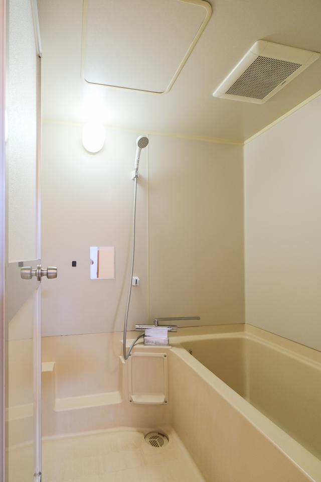 福岡市中央区舞鶴の賃貸物件/浴槽も昔のままですが、綺麗にされています