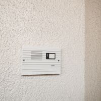 福岡市中央区舞鶴の賃貸物件/インターフォンがなぜか横向きについている。これはこれでアリな気がします。