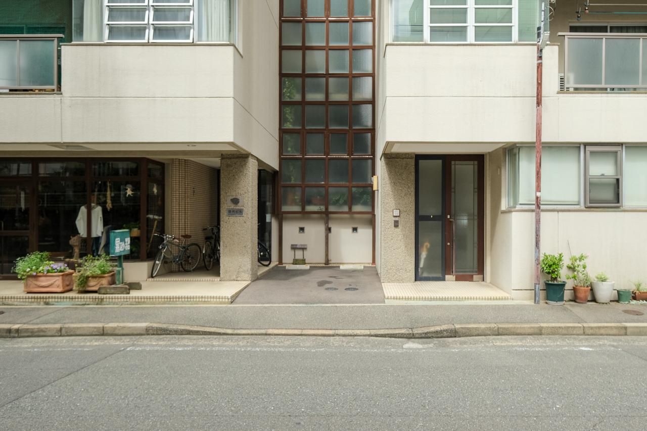 福岡市中央区舞鶴の賃貸物件/このアングルも素敵。中央の格子がちょうど階段部分です