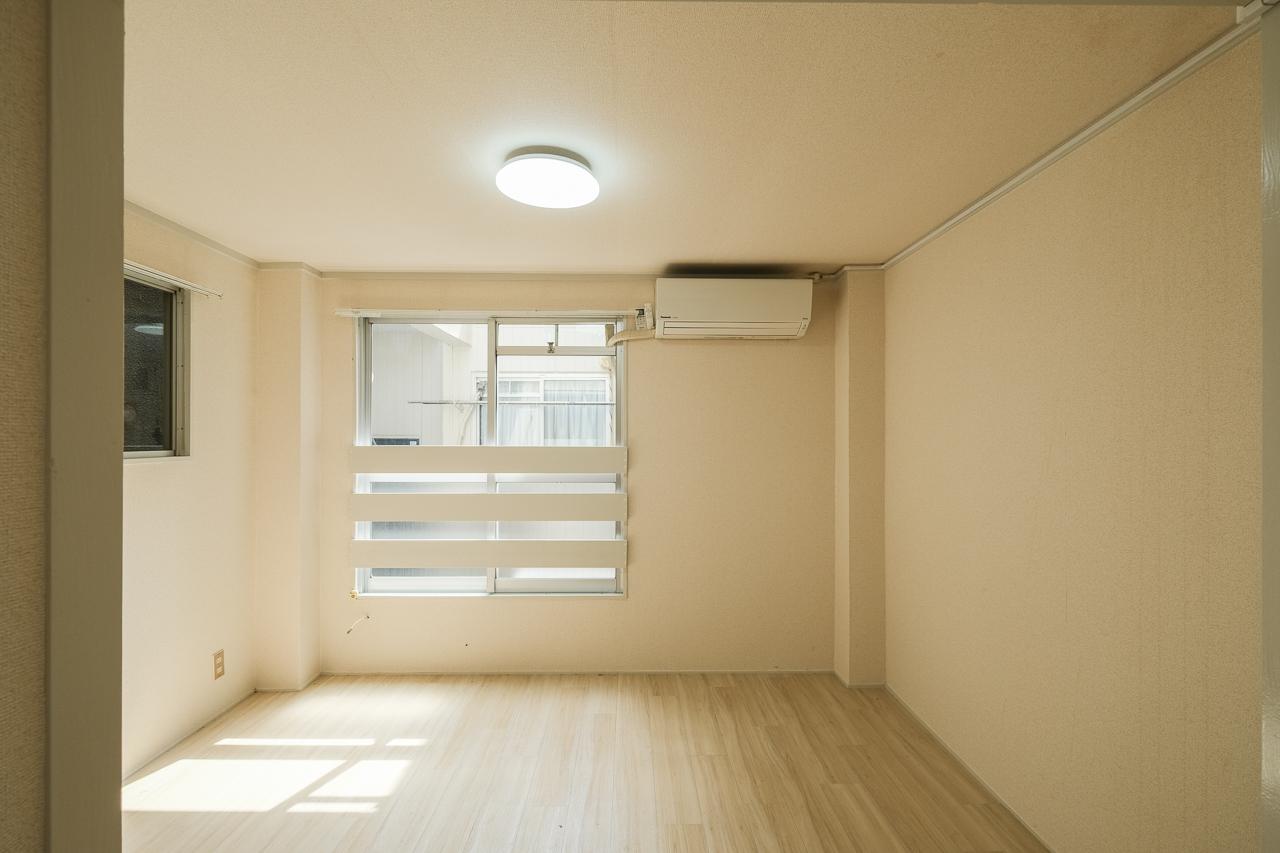 福岡市中央区舞鶴の賃貸物件/窓面は少ないものの、案外日当たりが良くてびっくり。
