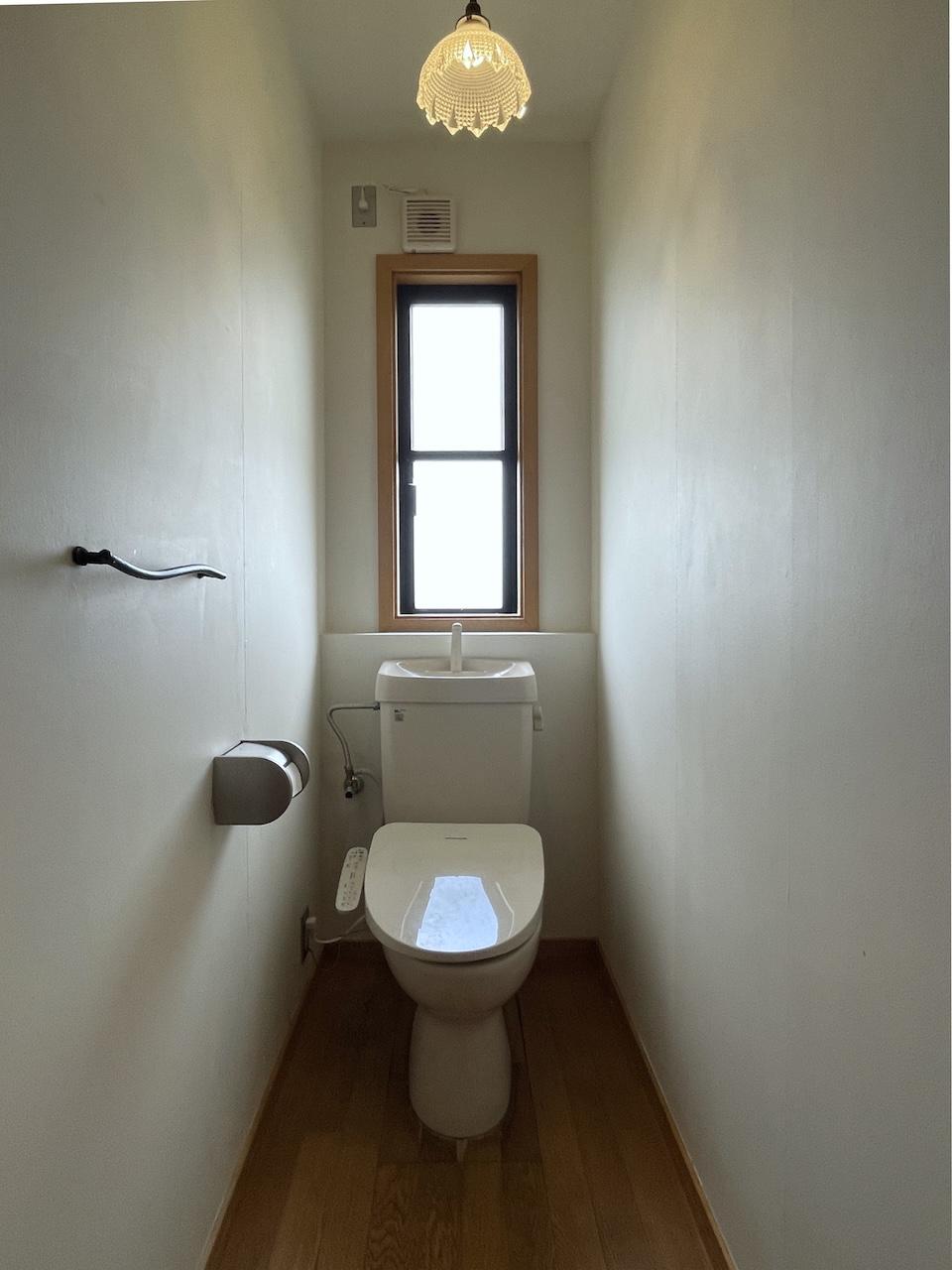 福岡市西区生の松原の賃貸物件/2階トイレ。1階にもトイレあります。