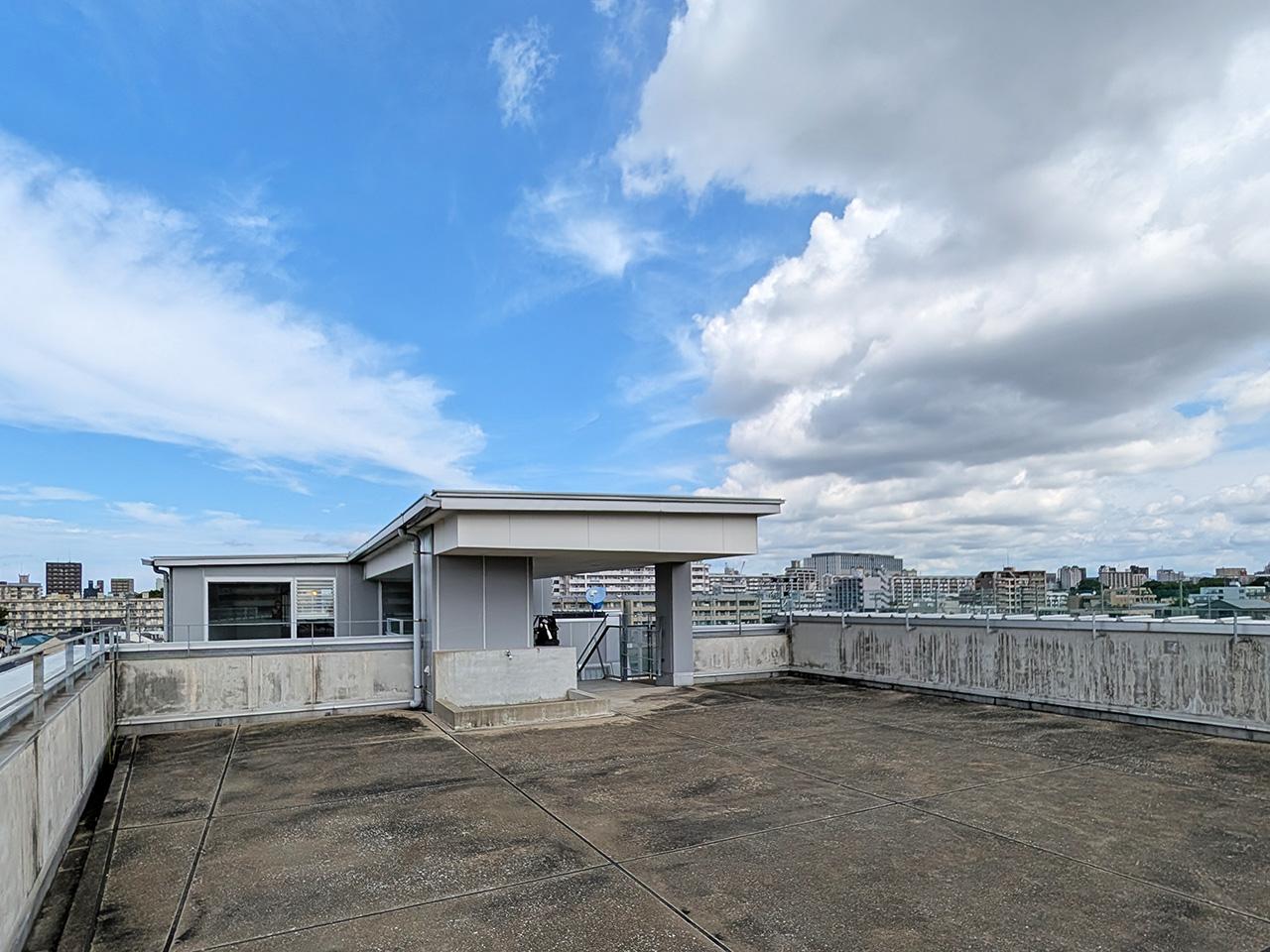 福岡市城南区田島の賃貸物件/屋上ドッグラン。ここにもぬかりなく洗い場有り。