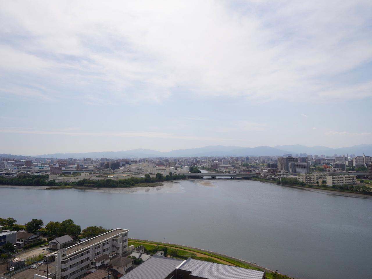 福岡市東区名島の売買物件/少し角度を変えて。気持ちのいい開放感です。