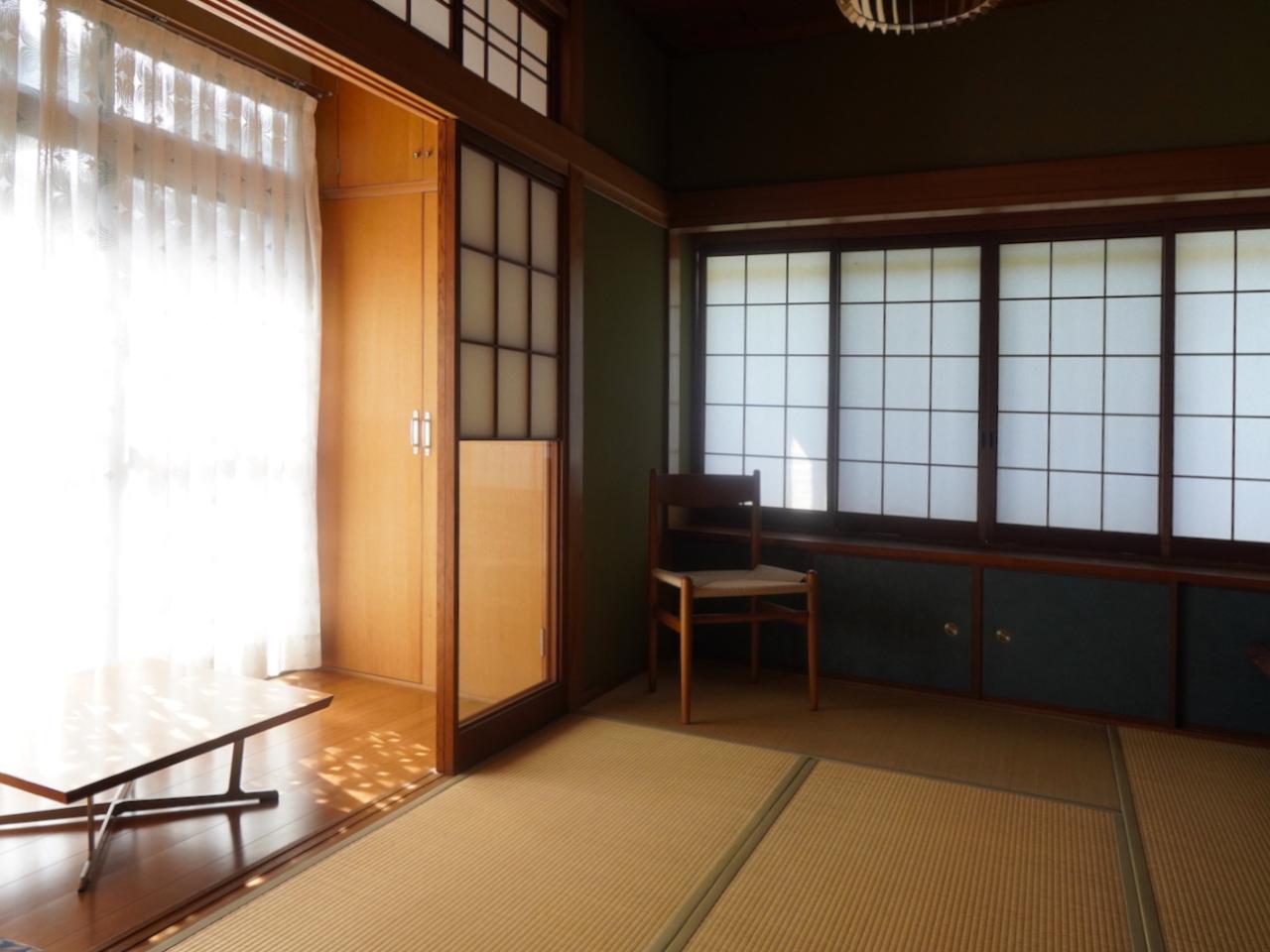 福岡市城南区田島の売買物件/リビング隣の和室。