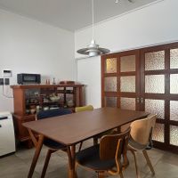 福岡市城南区田島の売買物件/仕切りの磨りガラス引き戸を閉めると、独立したスペースになります。