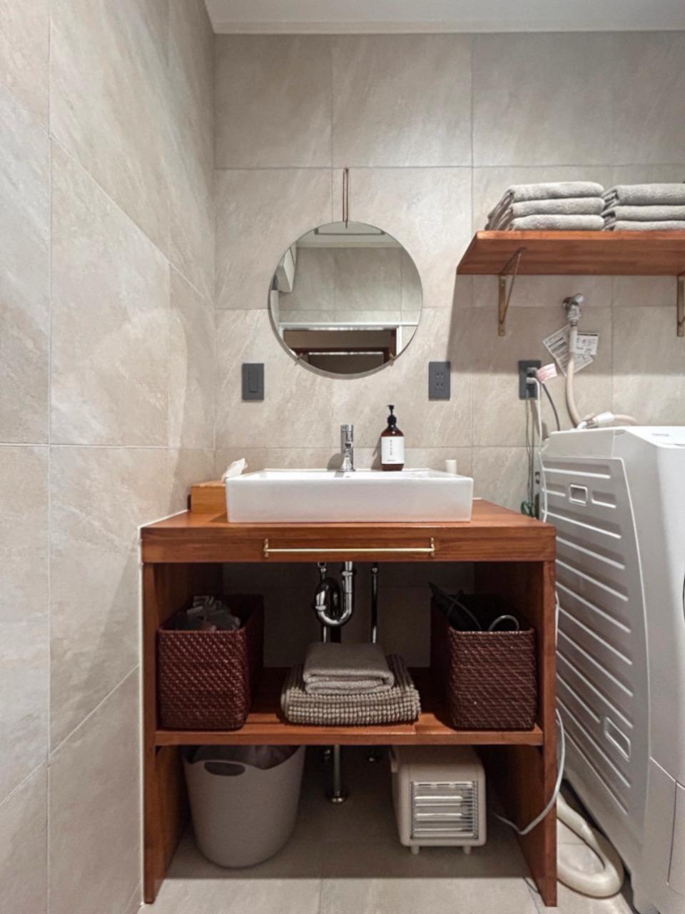 福岡市城南区田島の売買物件/洗面所も新しく更新されています。