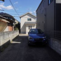 福岡市城南区田島の売買物件/旗竿地のため、軽自動車(サイズ制限あり）のみ駐車可能です。