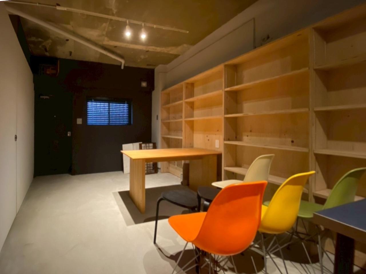 福岡市城南区樋井川の賃貸物件/壁にずらっと造作棚。
