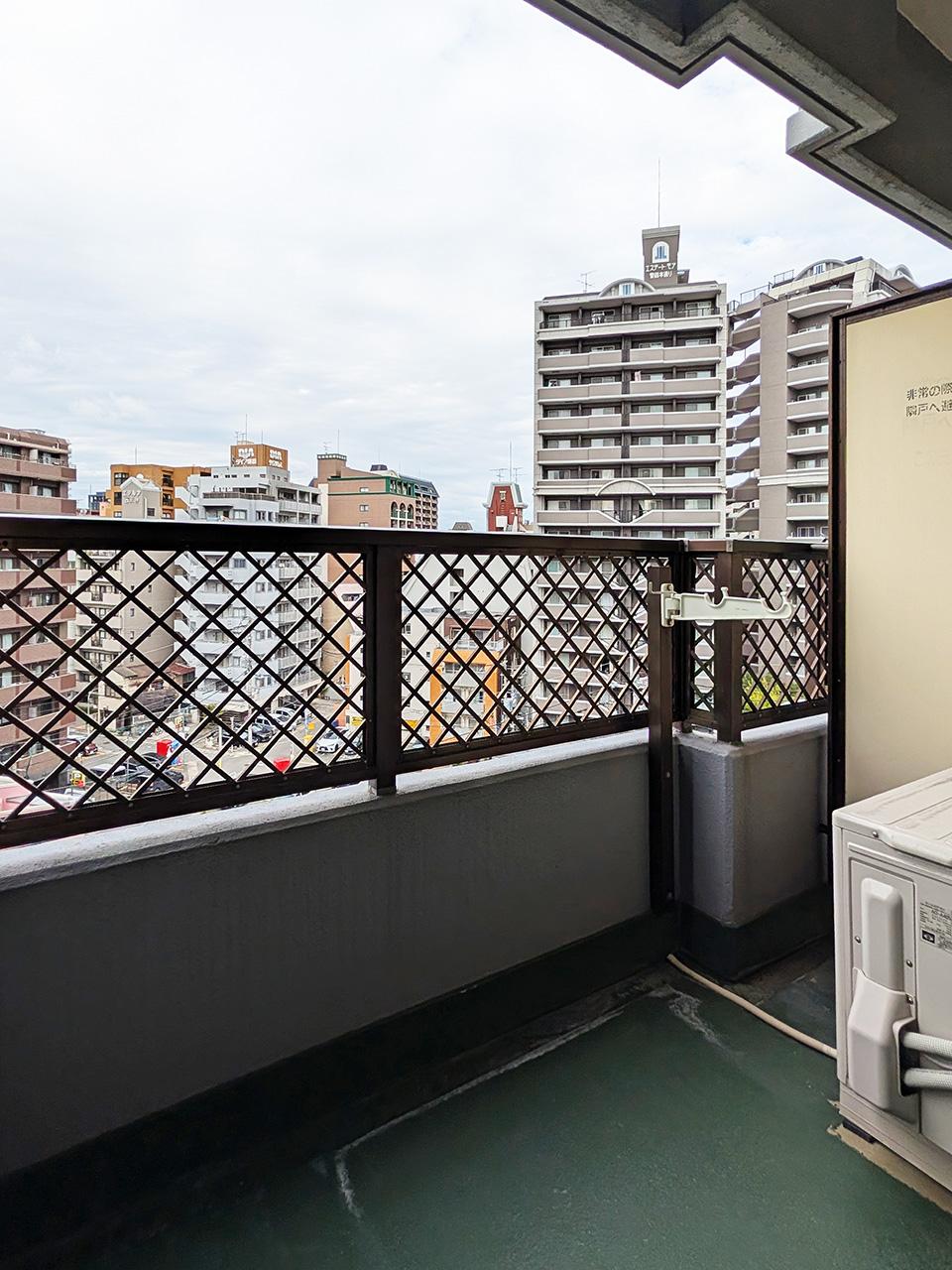 福岡市中央区薬院の賃貸物件/バルコニー。