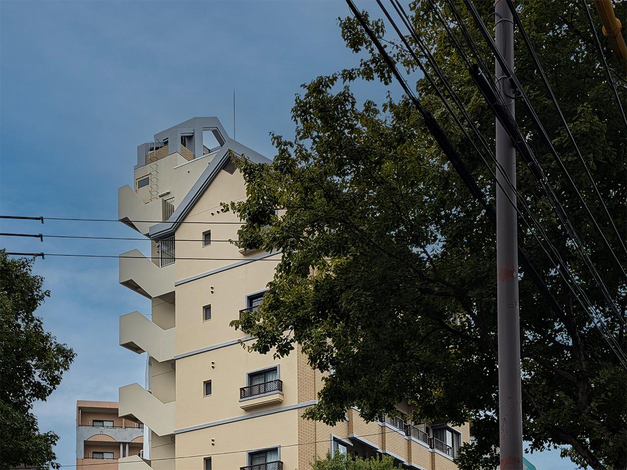 福岡市中央区薬院の賃貸物件/三角の屋根っぽい外観、いい感じです。