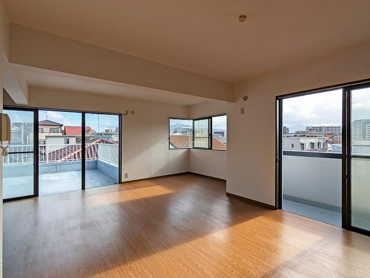 福岡市早良区昭代の賃貸物件/ルーバルだけでなく、一般的なバルコニーも付いています。