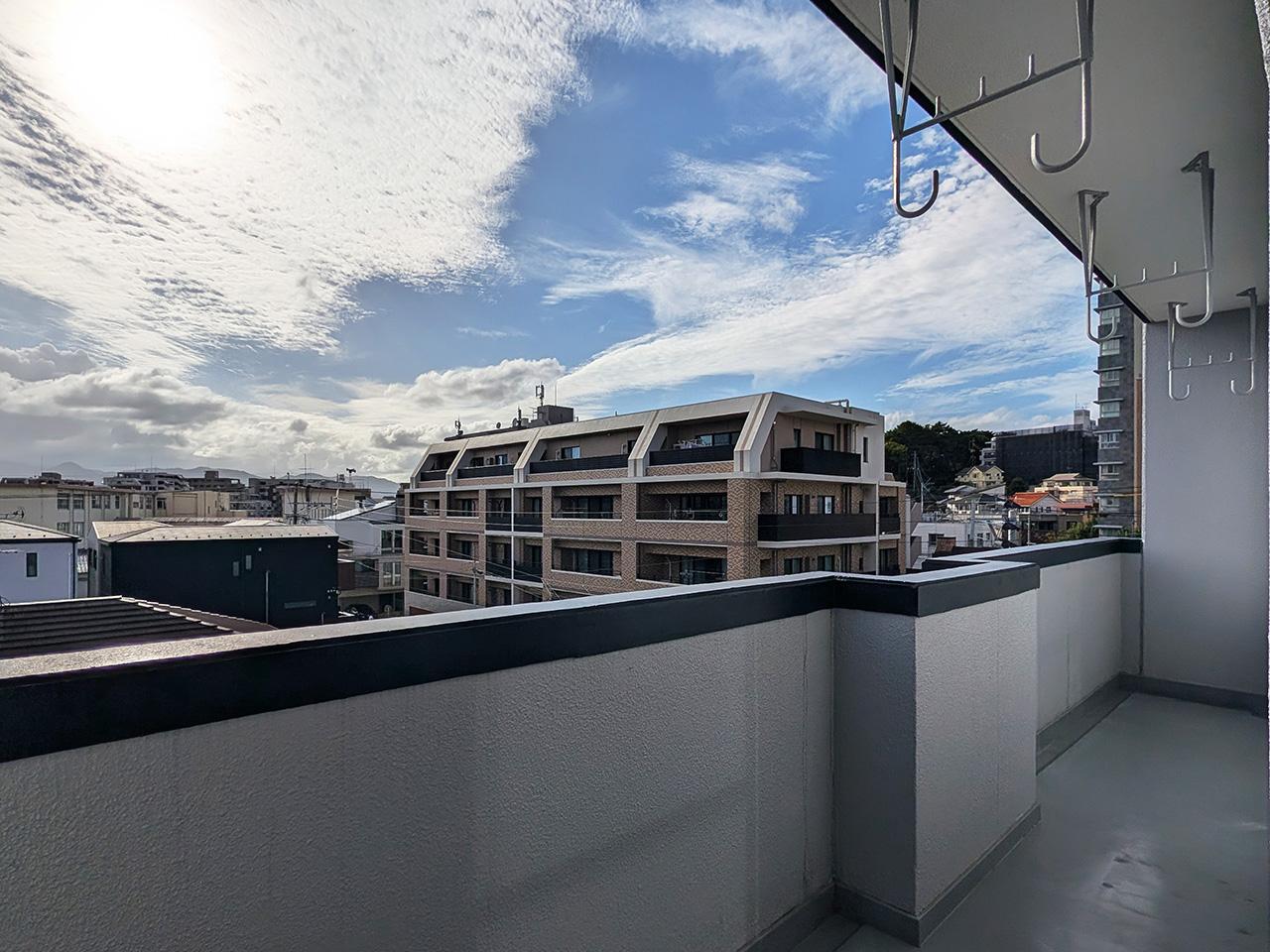 福岡市早良区昭代の賃貸物件/洗濯物はこっちに干しましょうかね。バルコニーが選べる幸せ。