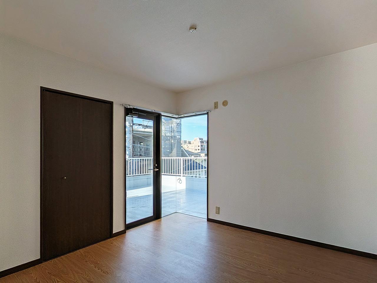 福岡市早良区昭代の賃貸物件/洋室その1。なんとここにもルーバルが。