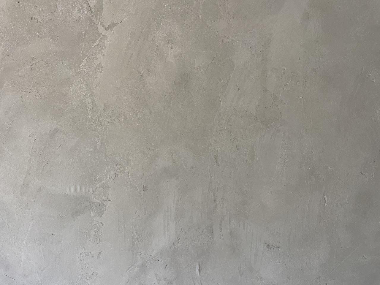 北九州市小倉北区井堀の賃貸物件/壁は凹凸がある特徴的な形となり、光沢がなく独特の質感を持っています。