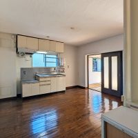 福岡市中央区桜坂の賃貸物件/玄関を入ると、ダイニングスペース。