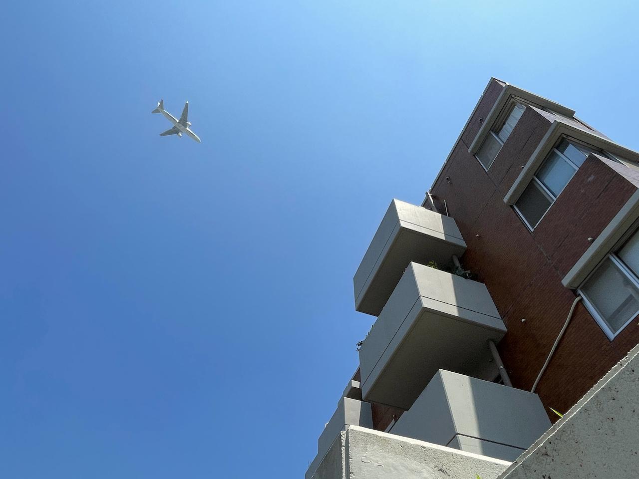 福岡市南区高宮の売買物件/上空を飛行機が通過しますので、通過音は聞こえます。