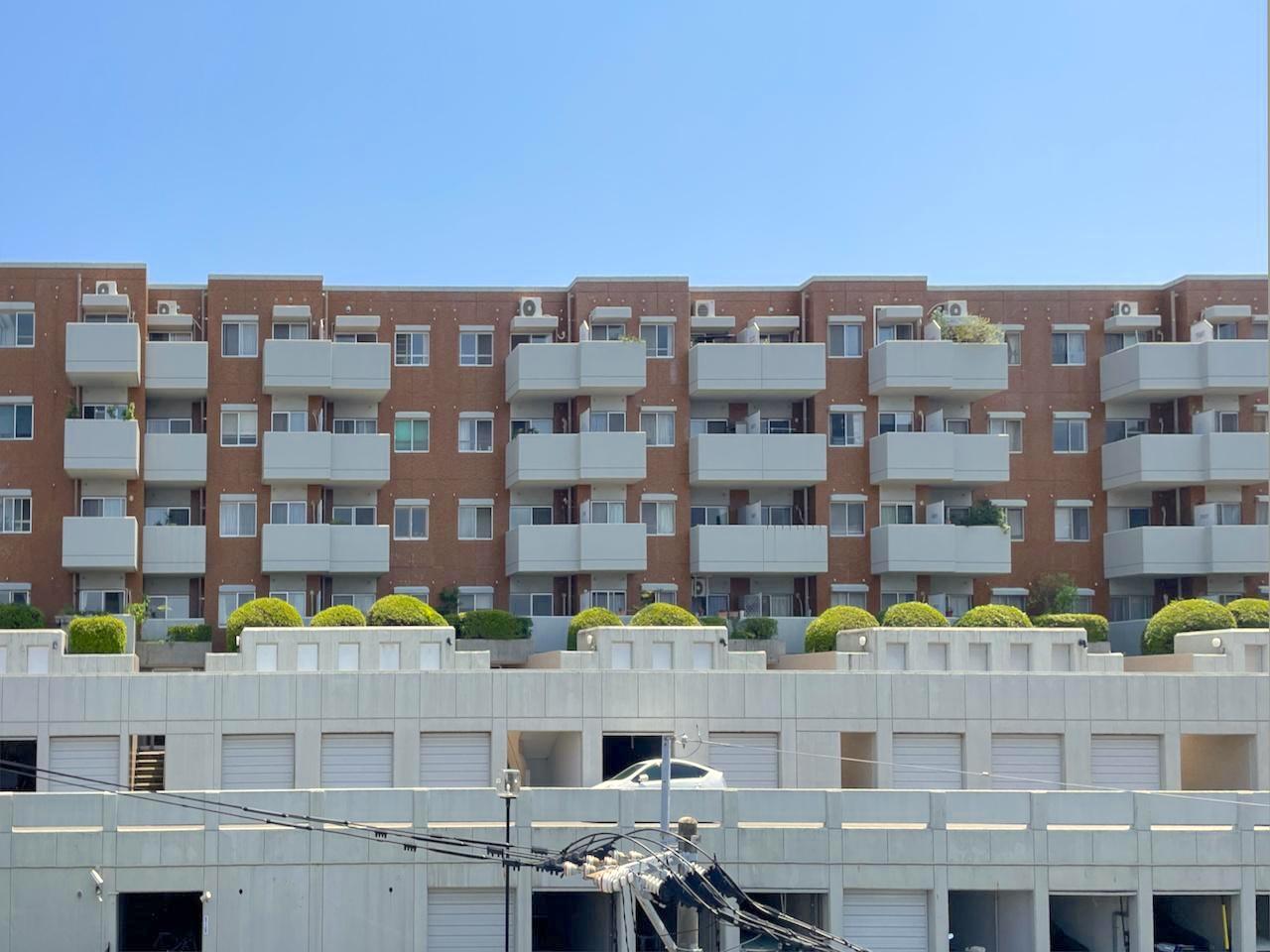 福岡市南区高宮の売買物件/こうやって見ると要塞みたいだ。こりゃ安心するはず。