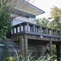 福岡県糸島市志摩芥屋の売買物件/ウッドデッキもまだまだ現役かと。