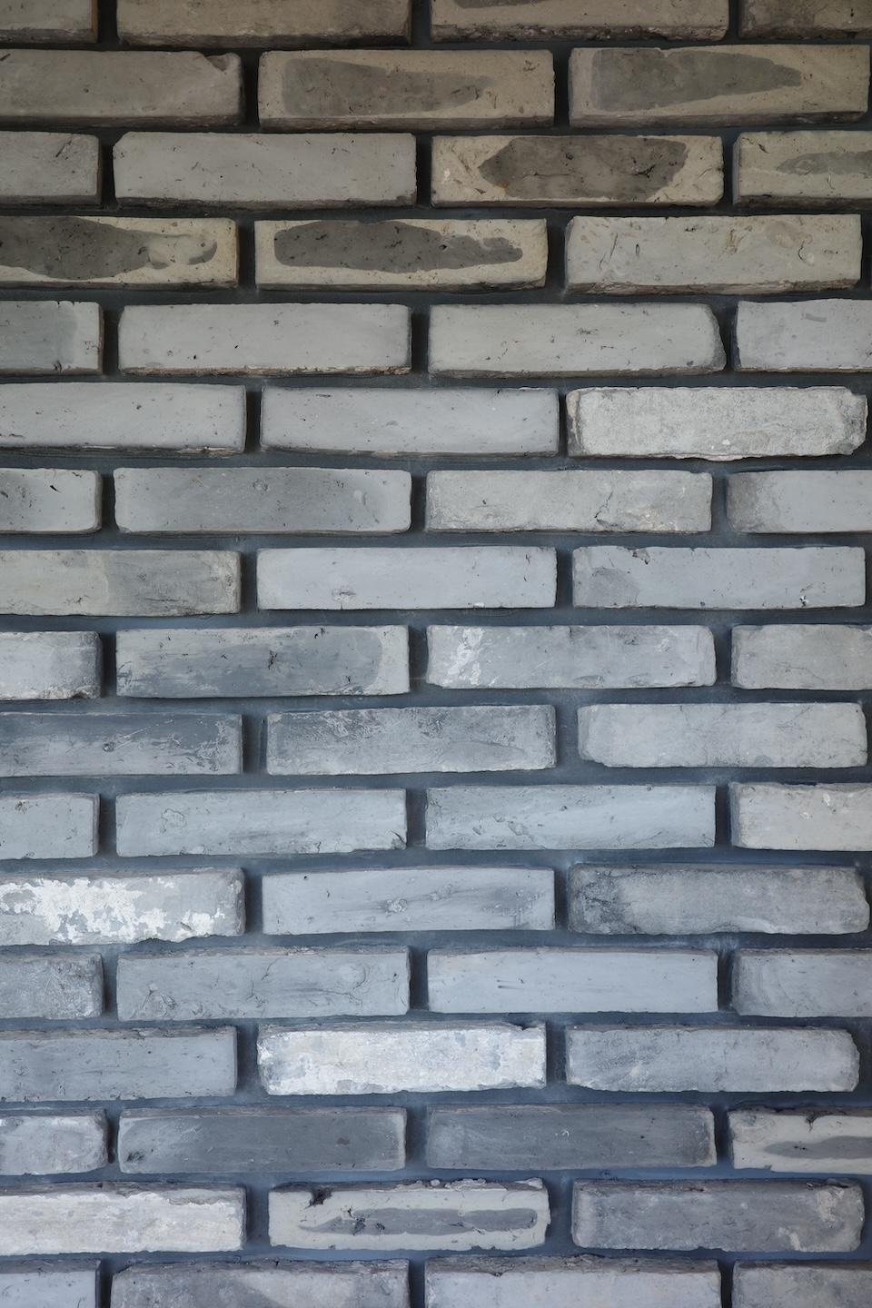 福岡県糸島市志摩芥屋の売買物件/台湾から仕入れた古窯磚レンガがかっこいい。