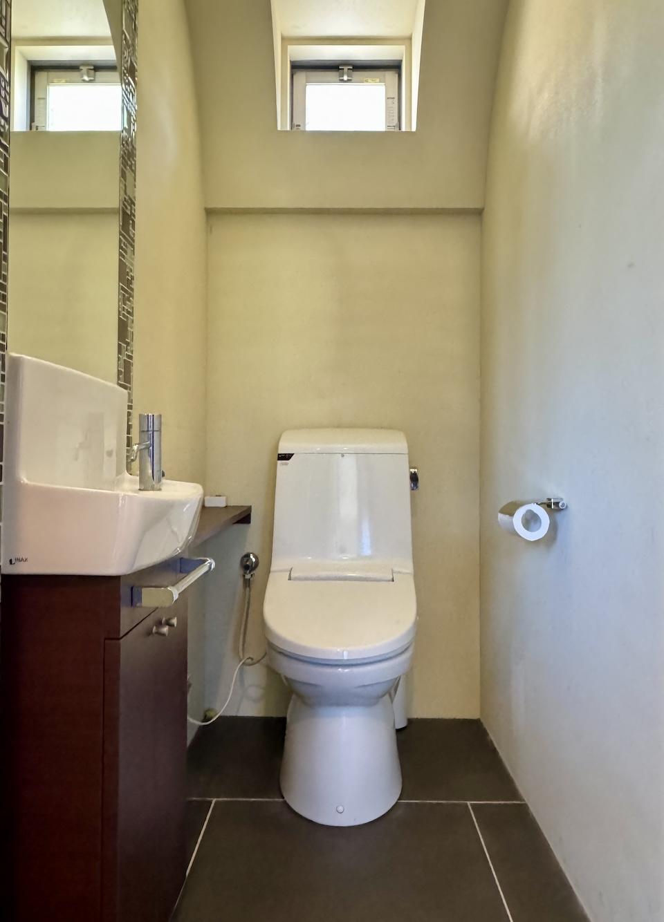 福岡県糸島市志摩芥屋の売買物件/トイレにもオーディオがあります。