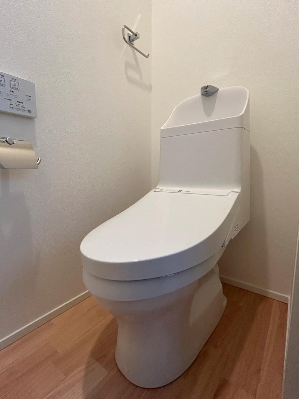 福岡市博多区千代の賃貸物件/温水洗浄機能付きのトイレ。