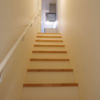 福岡市博多区千代の賃貸物件/玄関は1階にあり、階段を登ります。