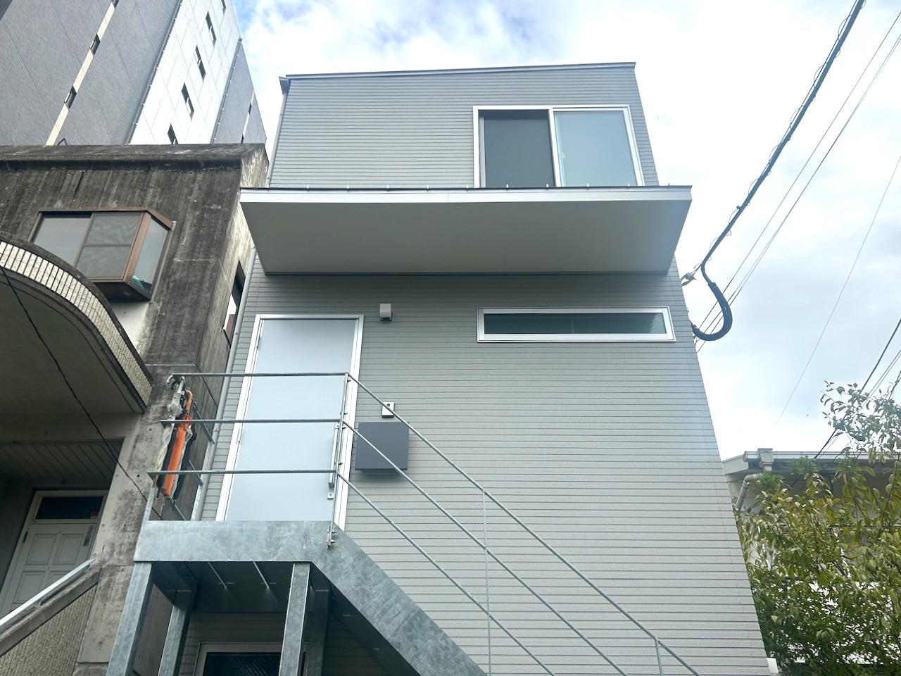 福岡市博多区千代の賃貸物件/全４戸のこじんまりとした可愛らしい建物。