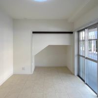 福岡市中央区平尾の賃貸物件/北側のお部屋はホワイトのタイル床。