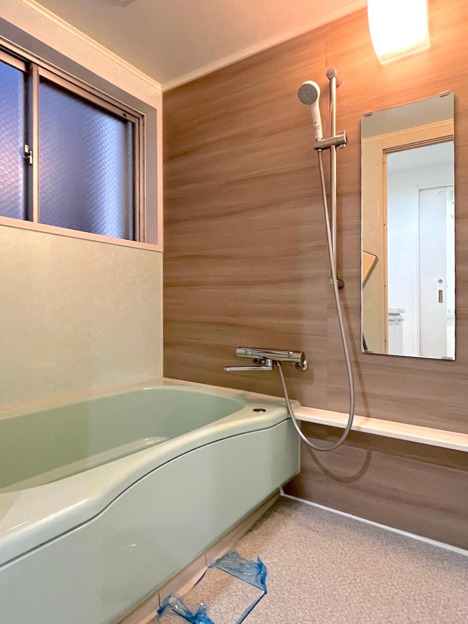 福岡市中央区平尾の賃貸物件/バスタブの色に清涼感を感じられたなら幸せ。