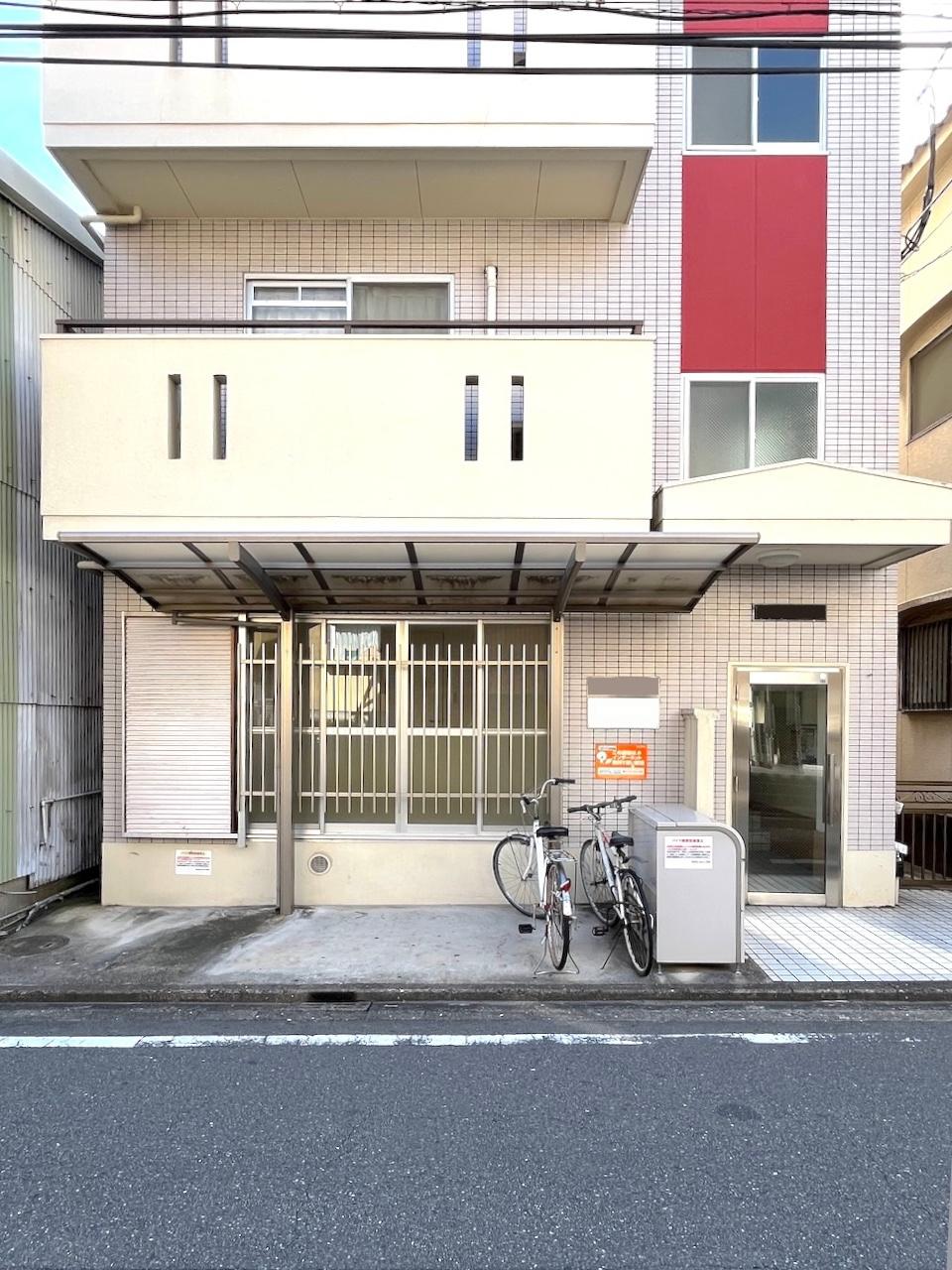 福岡市中央区平尾の賃貸物件/こじんまりとした古ビルの一階です。