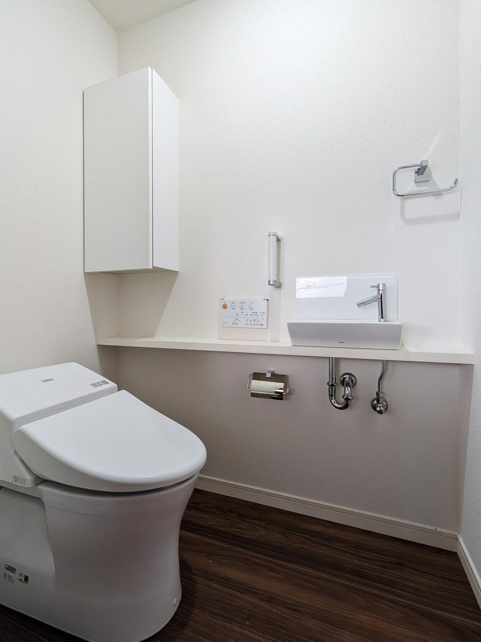 福岡市中央区港の賃貸物件/お手洗いは手洗い場付き。