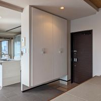 福岡市中央区港の賃貸物件/玄関はLDKの一角に溶け込んでいます。