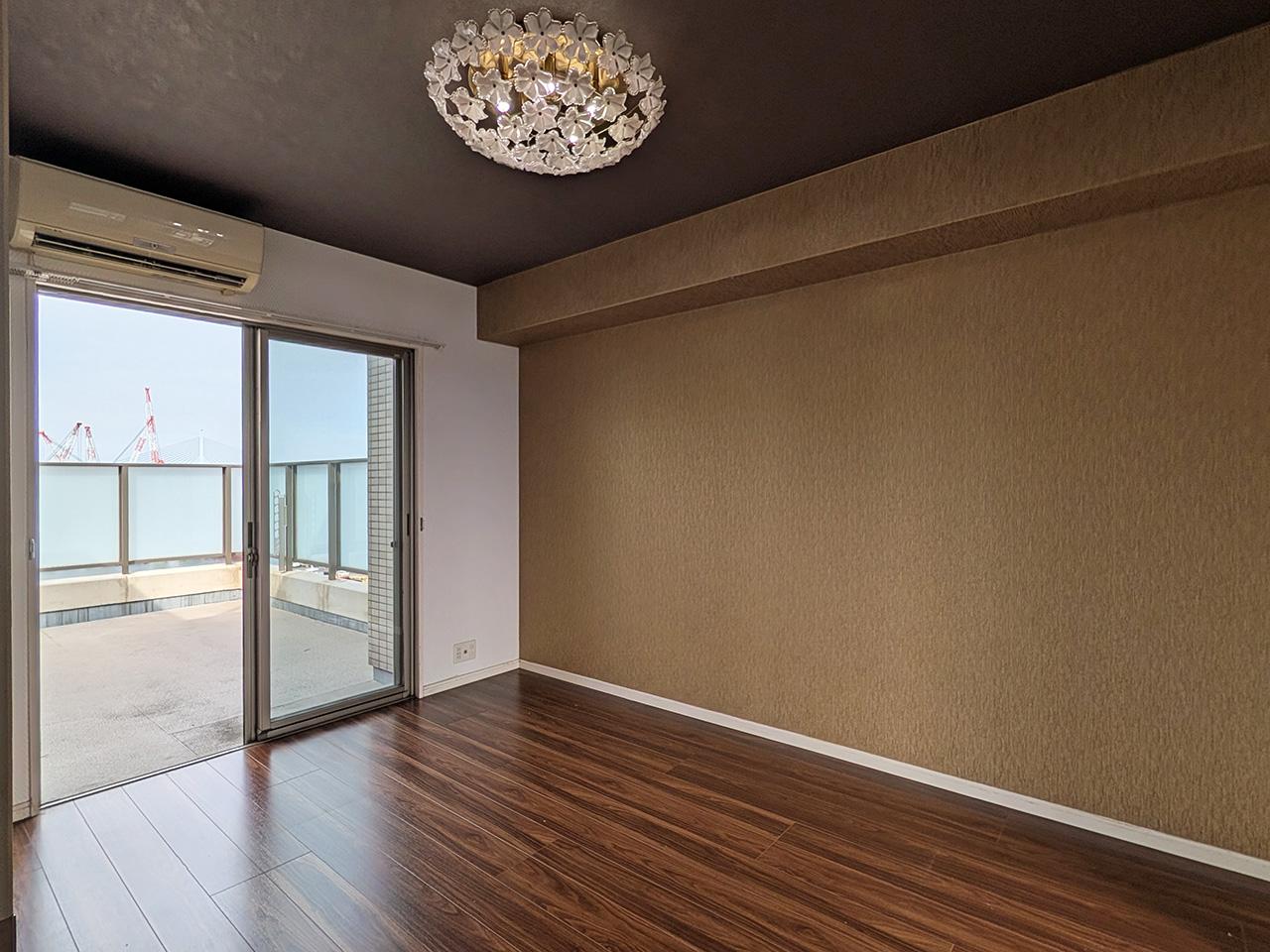 福岡市中央区港の賃貸物件/洋室その2。お部屋の両側にバルコニーが面しています。