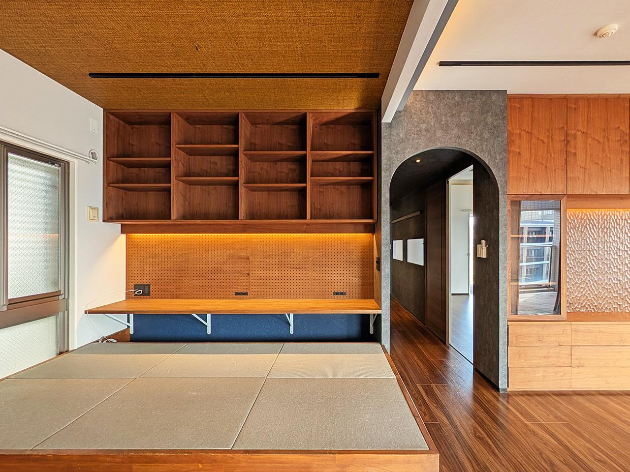 福岡市中央区港の賃貸物件/こちら側は、小上がりスペース。多用途に使えそう。