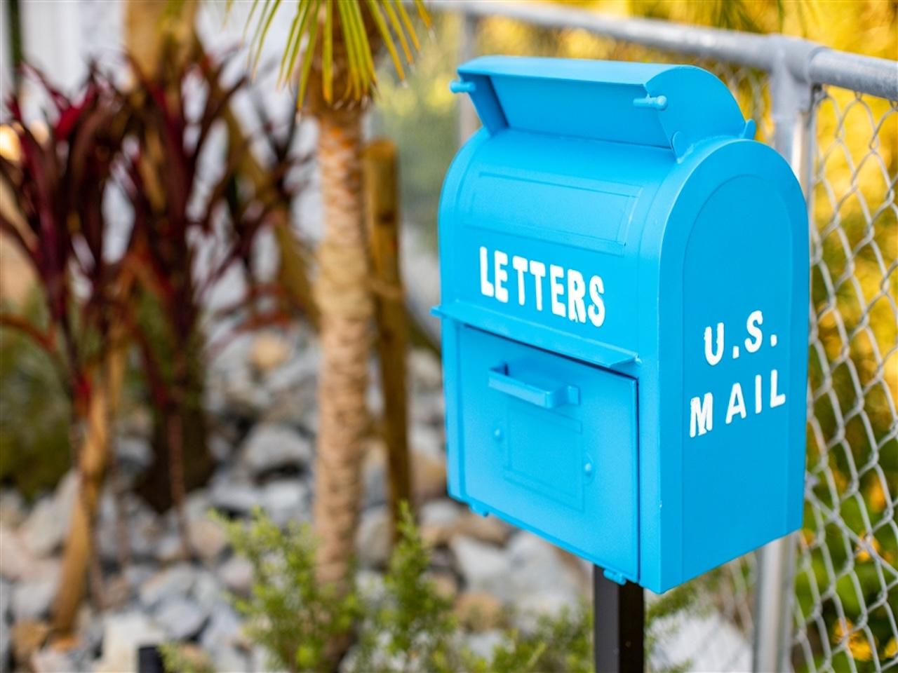 宮崎県日向市大字平岩久保田の賃貸物件/郵便ポストも可愛い。
