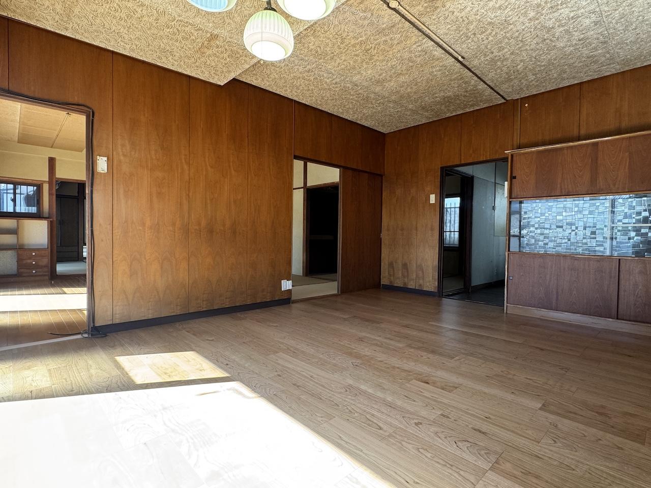 福岡市早良区小田部の賃貸物件/各居室に行く前に必ずリビングを通る動線設計です。