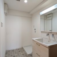 福岡市西区今宿青木の売買物件/洗面スペース。もちろん一新されています。