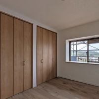 福岡市西区今宿青木の売買物件/洋室その1。一番山側のお部屋。