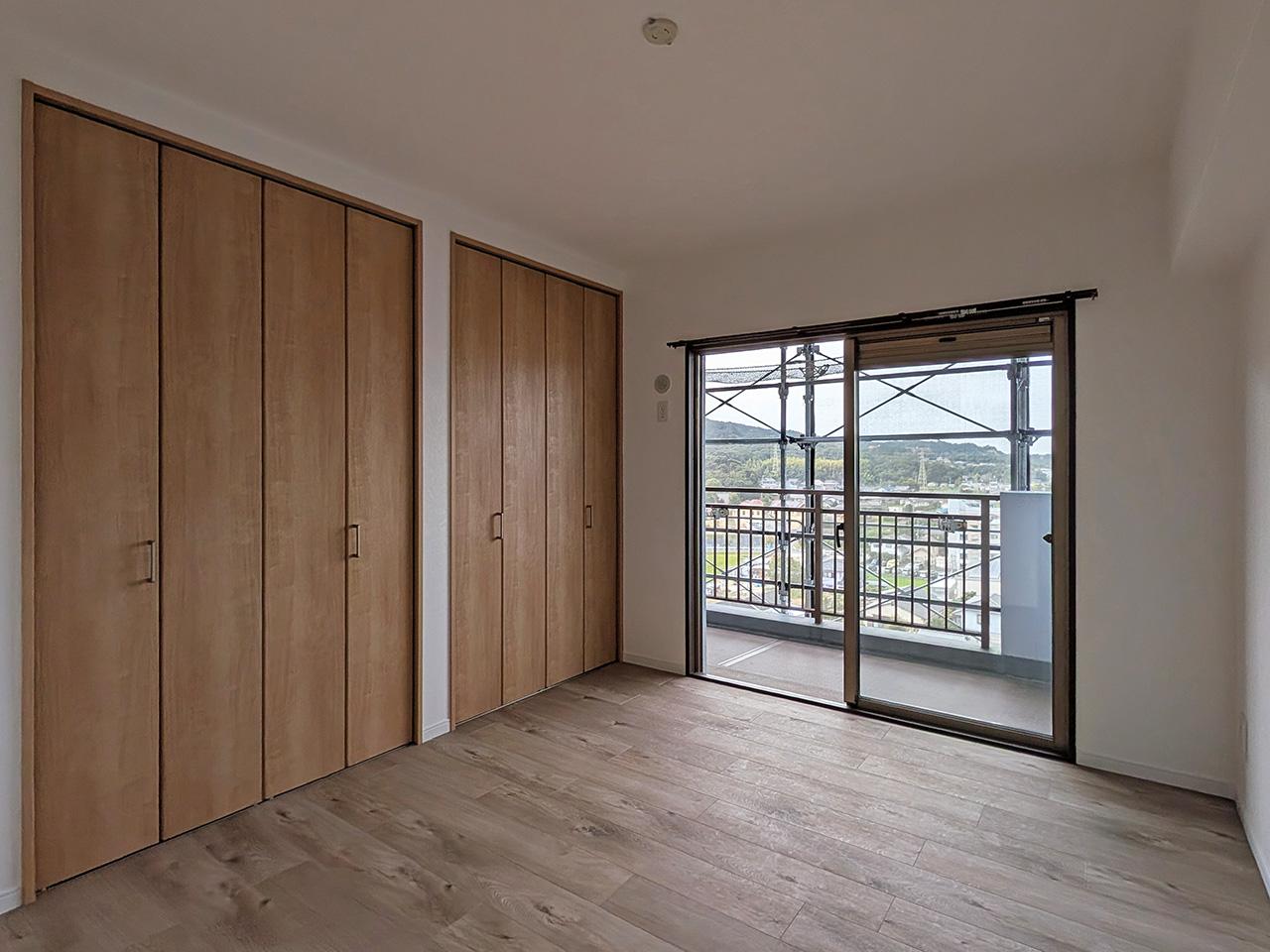 福岡市西区今宿青木の売買物件/洋室その2。お部屋からバルコニーに出れます。