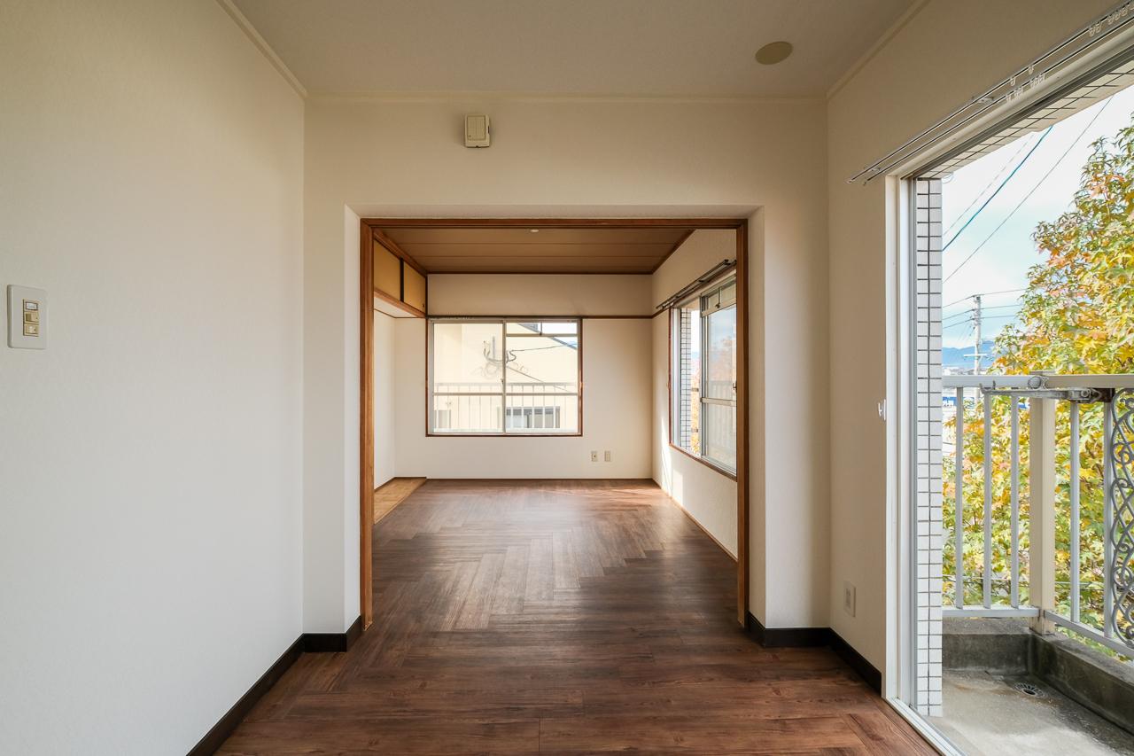 福岡市城南区茶山の賃貸物件/キッチン側から。