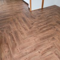 福岡市城南区茶山の賃貸物件/よく見ると床はヘリンボーン調