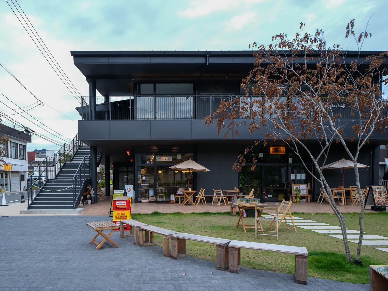 山口県防府市八王子の賃貸物件/週末には広場でイベントが開催されされることも。