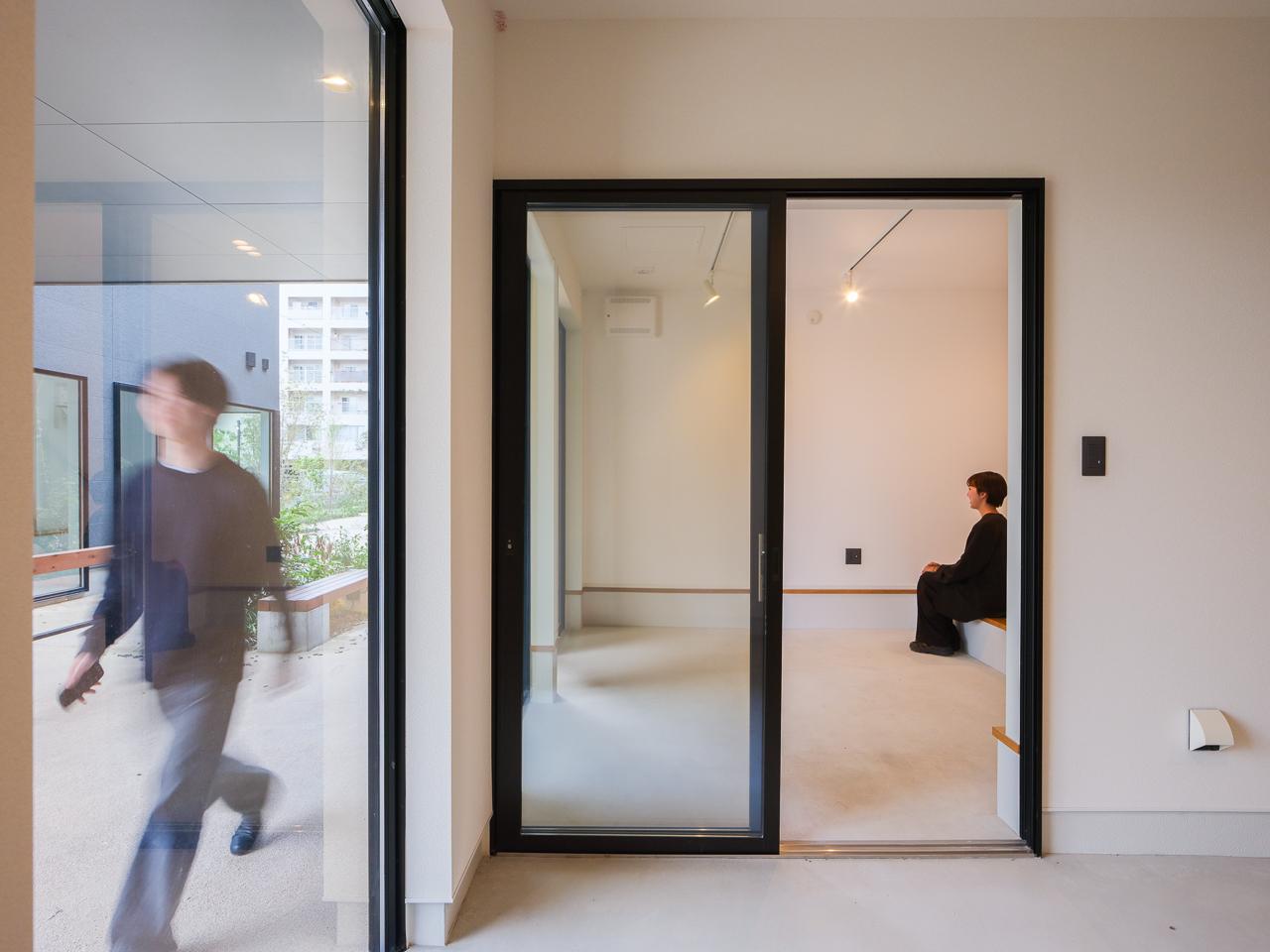 山口県防府市八王子の賃貸物件/店舗スペースとつながっているので、車を置くだけでなく、厨房やストックなど使い方はいろいろ。