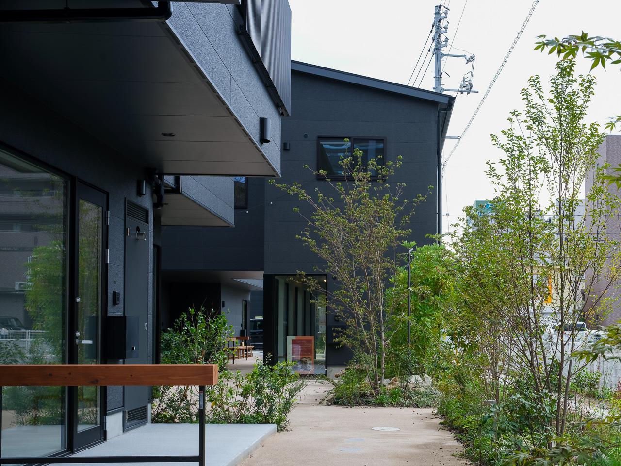 山口県防府市八王子の賃貸物件/建物が連なっていく感じ、伝わりますか？