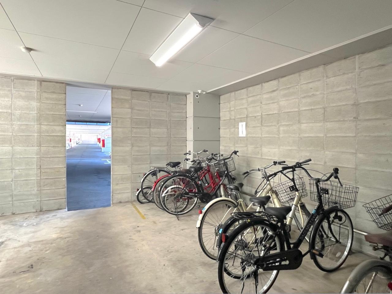 福岡市早良区西新の賃貸物件/駐輪場は室内。