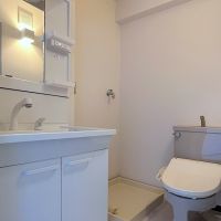 福岡市早良区西新の賃貸物件/洗面台とトイレと洗濯機置き場は集約されています。