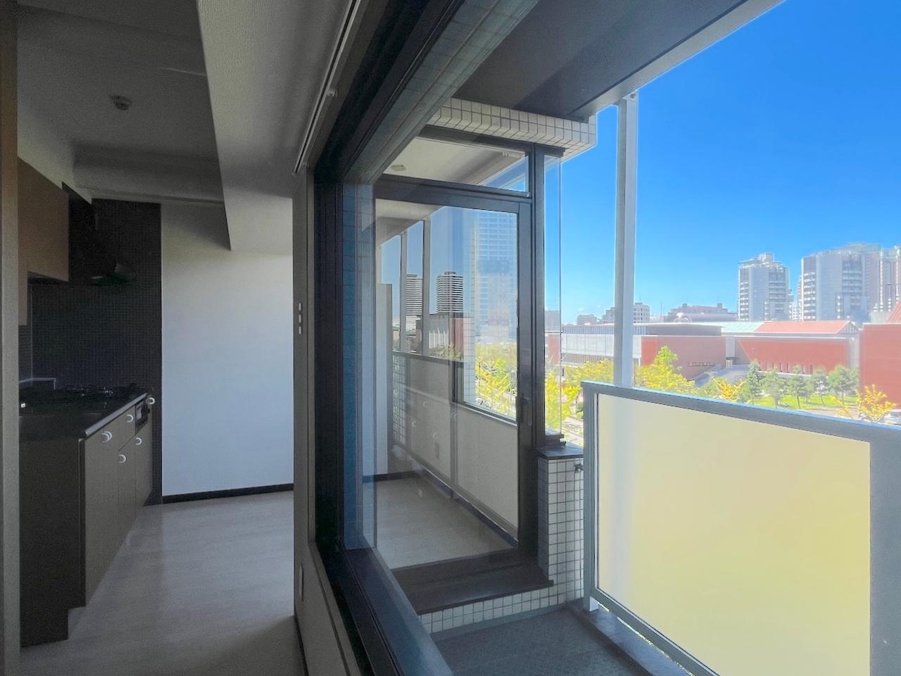 福岡市早良区西新の賃貸物件/キッチン前のスペースはゆったり。