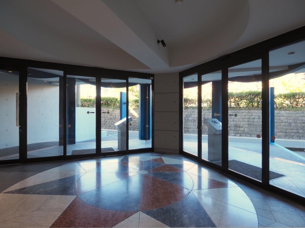 福岡市早良区西新の賃貸物件/エントランス。