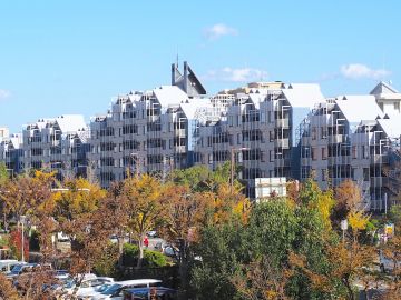 福岡市早良区西新の賃貸物件/百道浜の変遷を見守る名建築